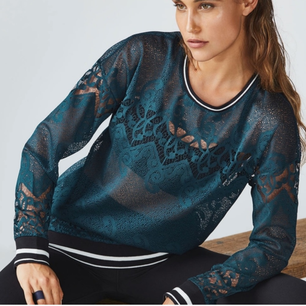 NWOT Fabletics ‘Sophie’ lace tunic, size S - Picture 1 of 7